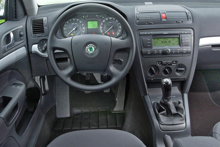 Skoda-Radio.jpg