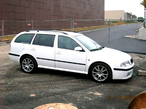 Octavia_RS_Combi.jpg