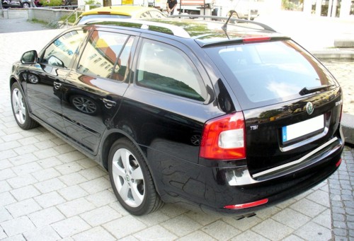 Skoda_Octavia_II_Combi_Facelift_Heck.JPG