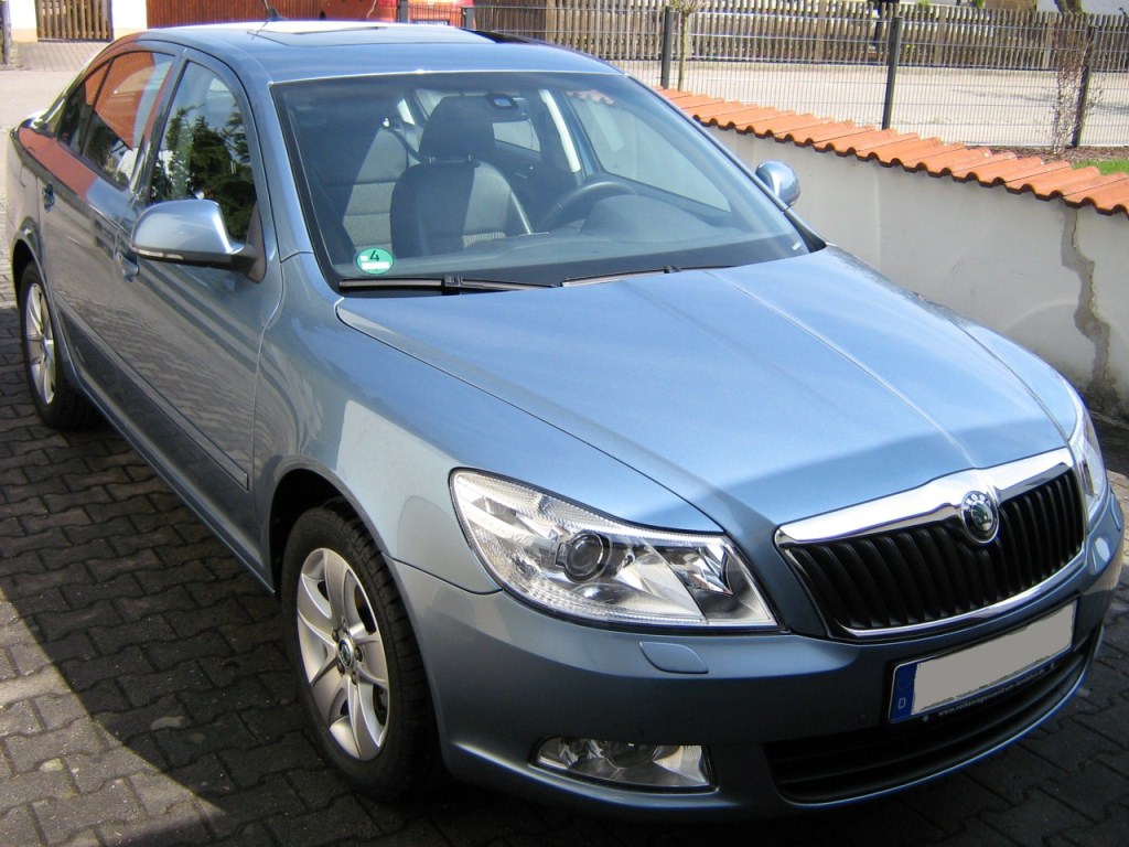 Front vom Octavia II FL in Satin-Grau